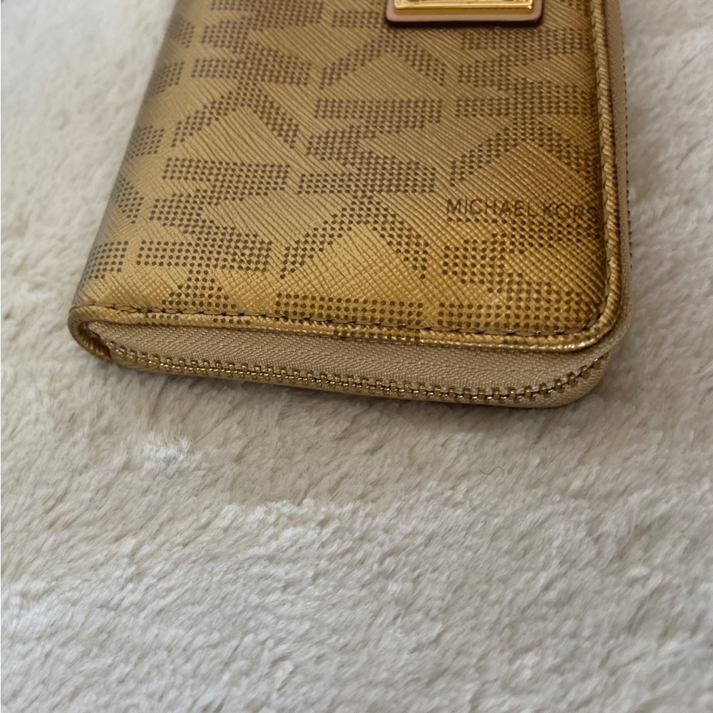 Michael Kors gold Metallic Wallet EUC - Picture 5 of 10